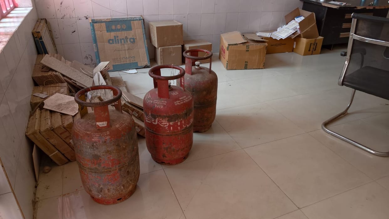 Students at the ANM Training Center sent on leave due to the depletion of gas cylinders