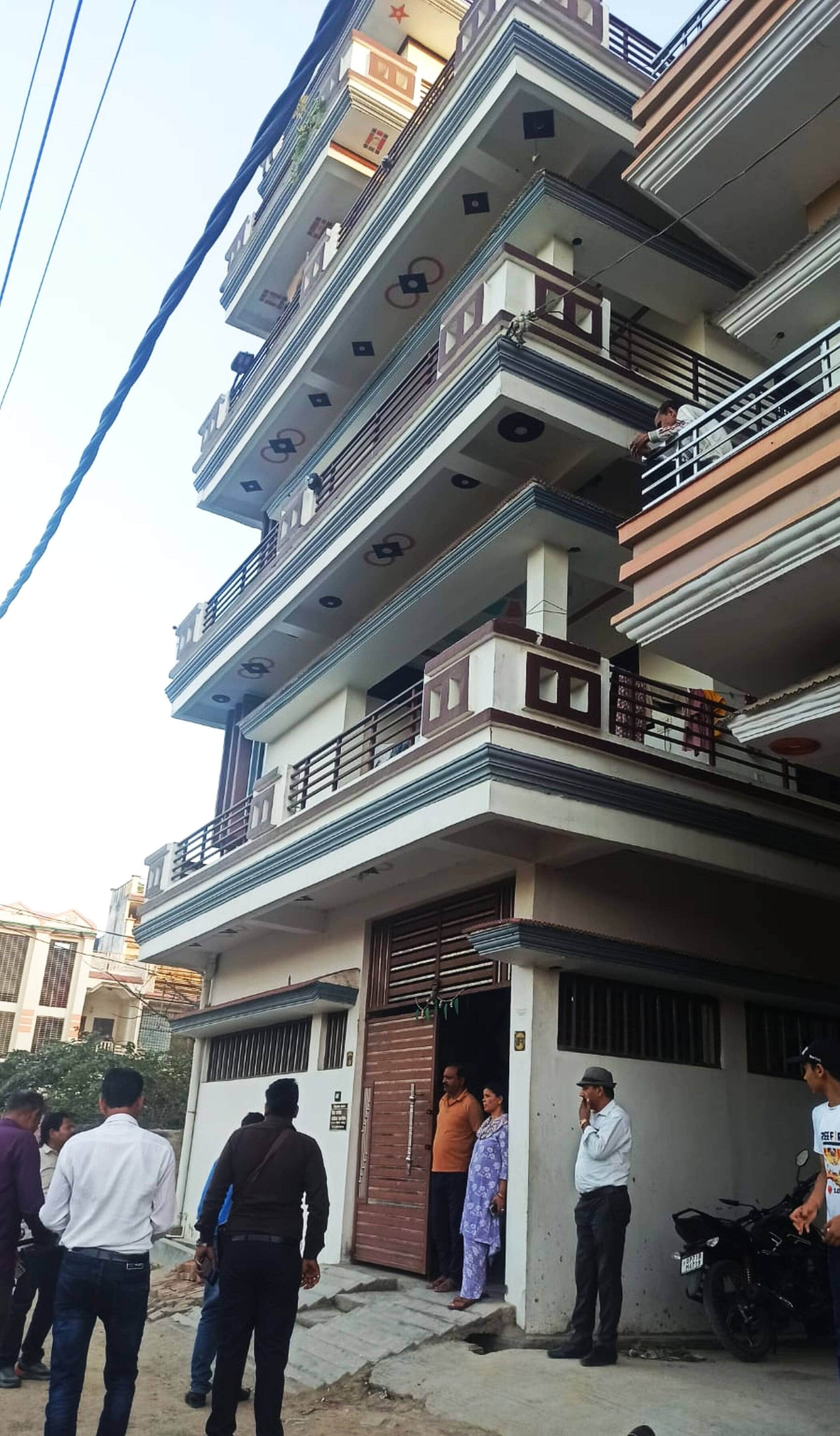 फोटो-37-इसी माकान में हुई छापेमारी। संवाद