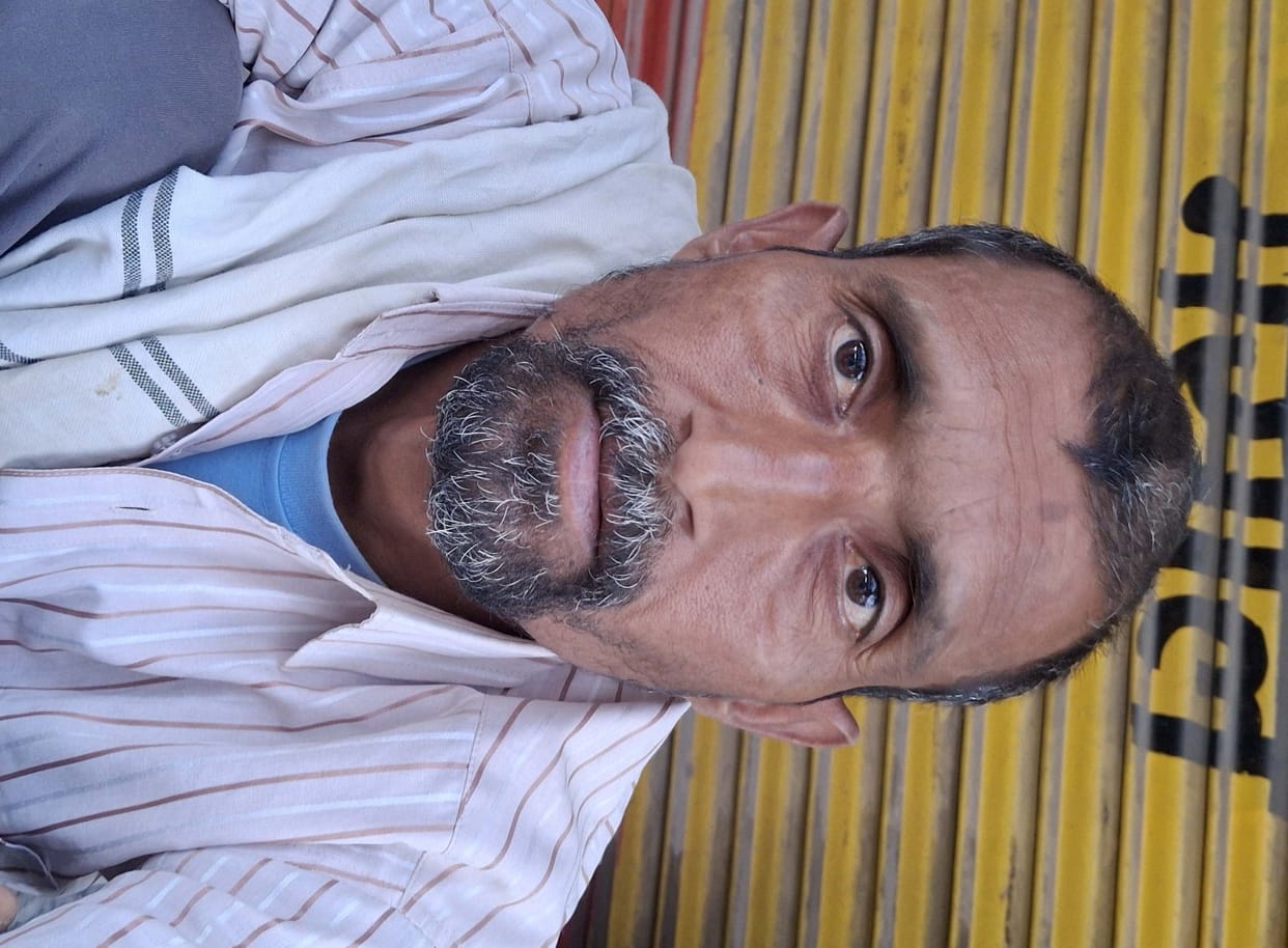 Daily wage labourers are finding it difficult to run their households due to expensive gas.