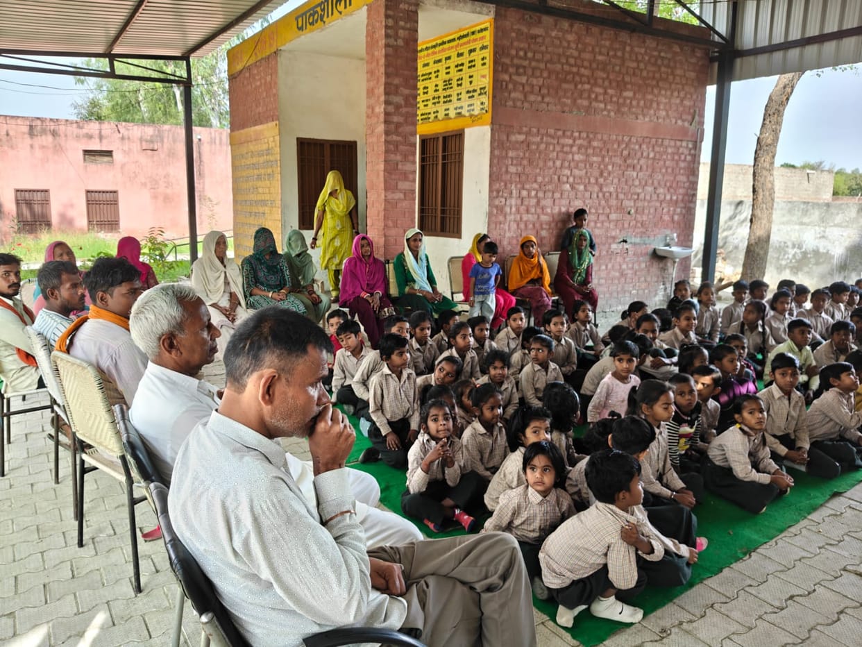Mega PTM in 605 schools of the district, meritorious students honored