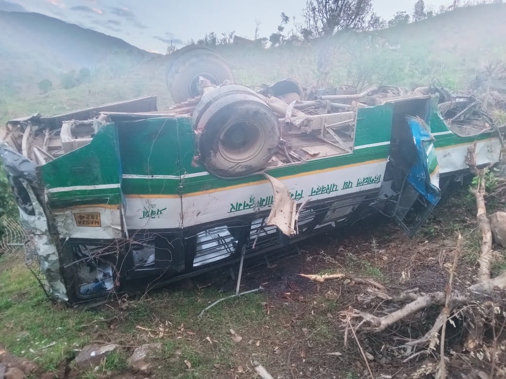 HRTC bus met with an accident in Batahar, Kufri