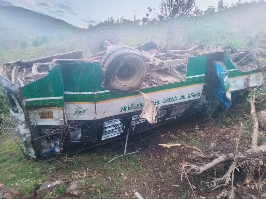 कुन्नू कुफरी रुट पर गई एचआरटीसी जोगिद्रनगर डिपो की बस बटाहर के पास हुई दुर्घटनाग्रस्त। स्रोत जा