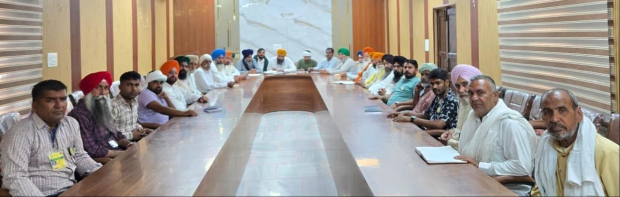 Farmers from various states gathered at Jat Dharamshala and discussed the strategy of the movement.