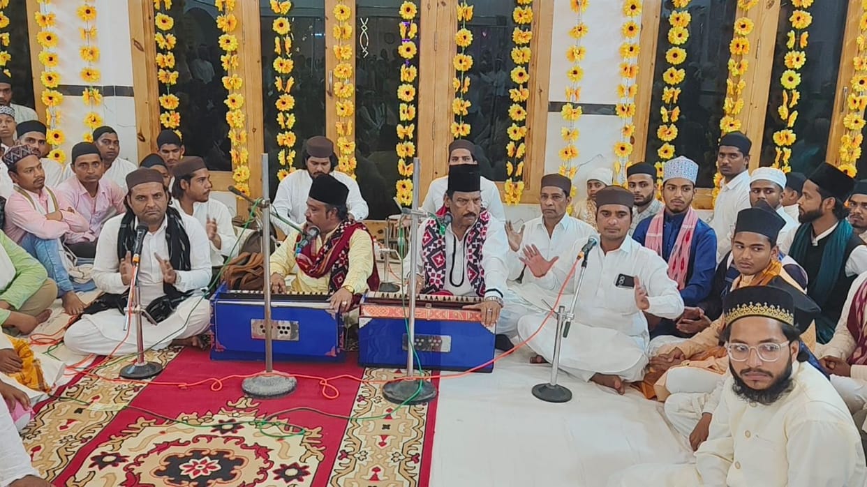 Pilgrims Sway to the Melodies at Khanqah-e-Hussainia Kalimia