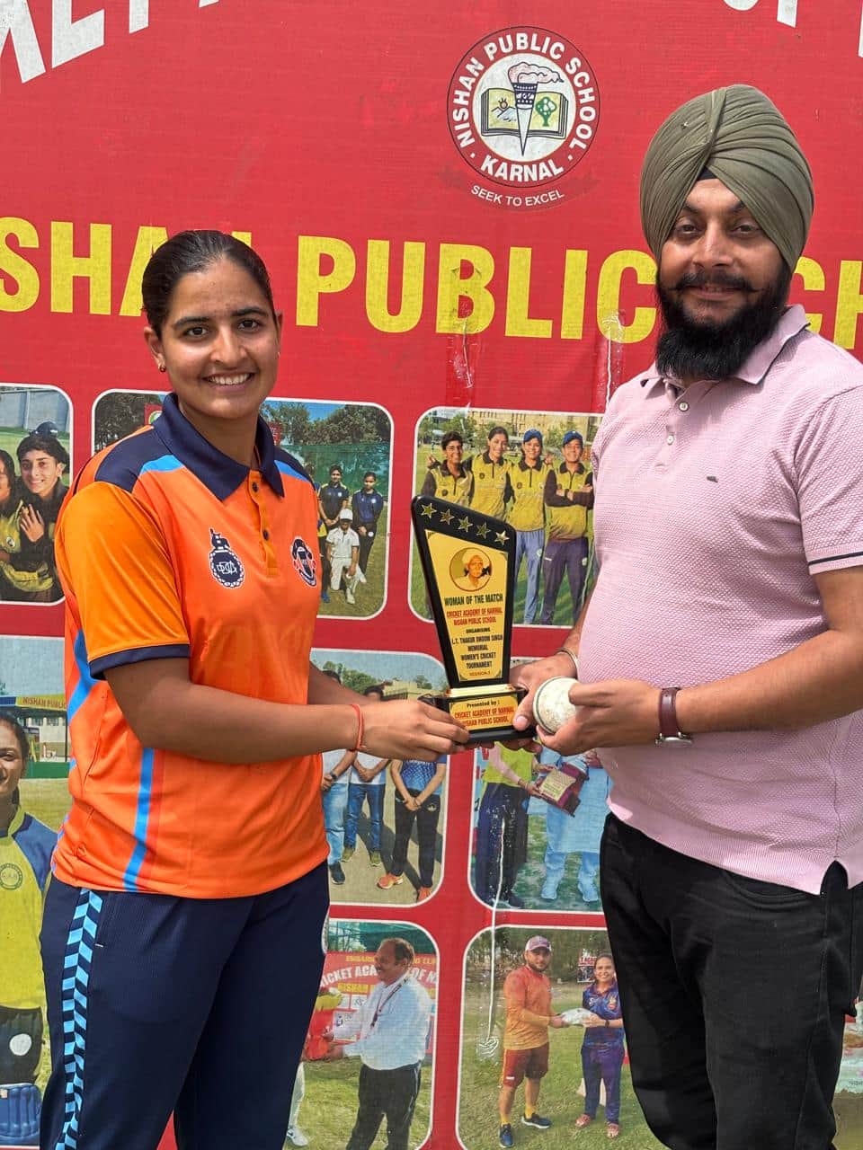 निशान स्कूल की क्रिकेट अकादमी में आयोजित टूर्नामेंट में मैन ऑफ द वूमेन तेजस्वनी को सम्मानित करत