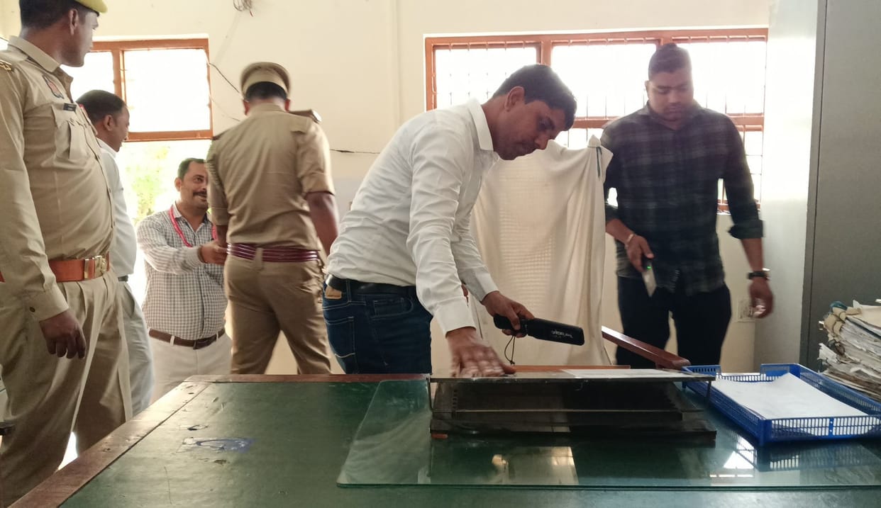Threat to bomb court, alert issued