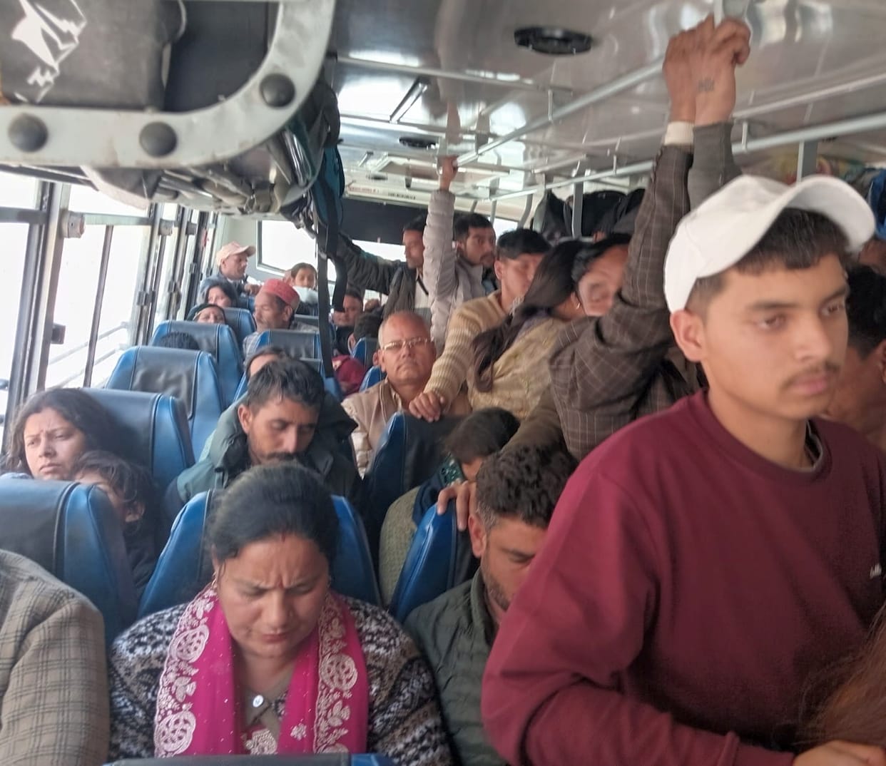 Travelling on the bus without a card required paying the full fare.