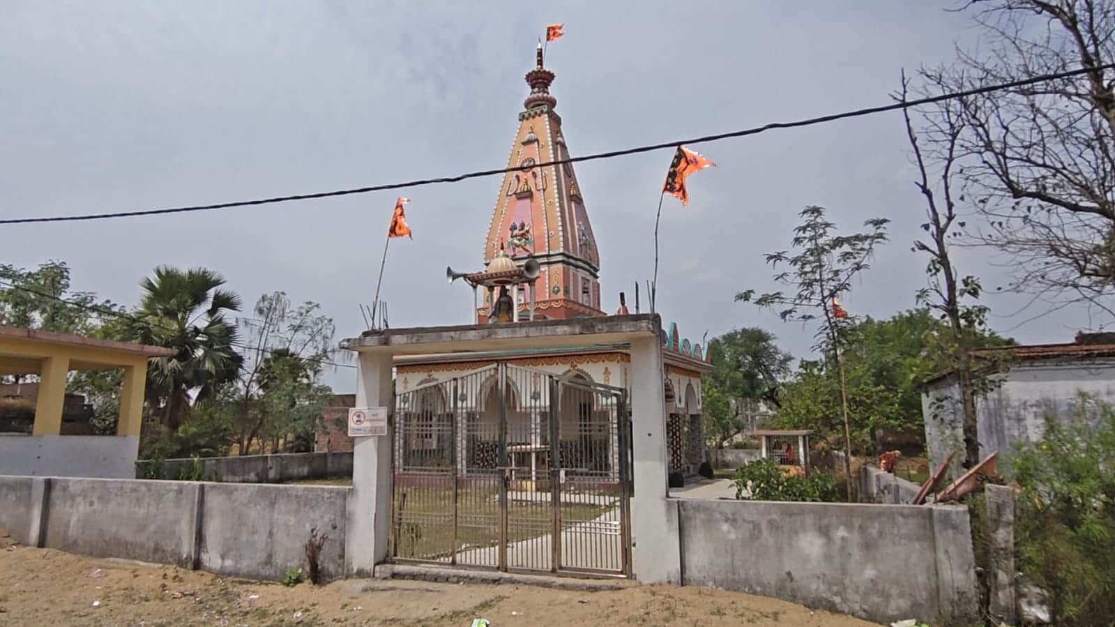 शराबियों के पैसों से गया के हरिदासपुर गांव में मंदिर बनाया गया