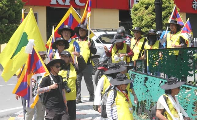 तिब्बत में कथित मानवाधिकार उल्लंघनों और सांस्कृतिक दमन के खिलाफ तिब्बती युवा कांग्रेस की ओर मंग