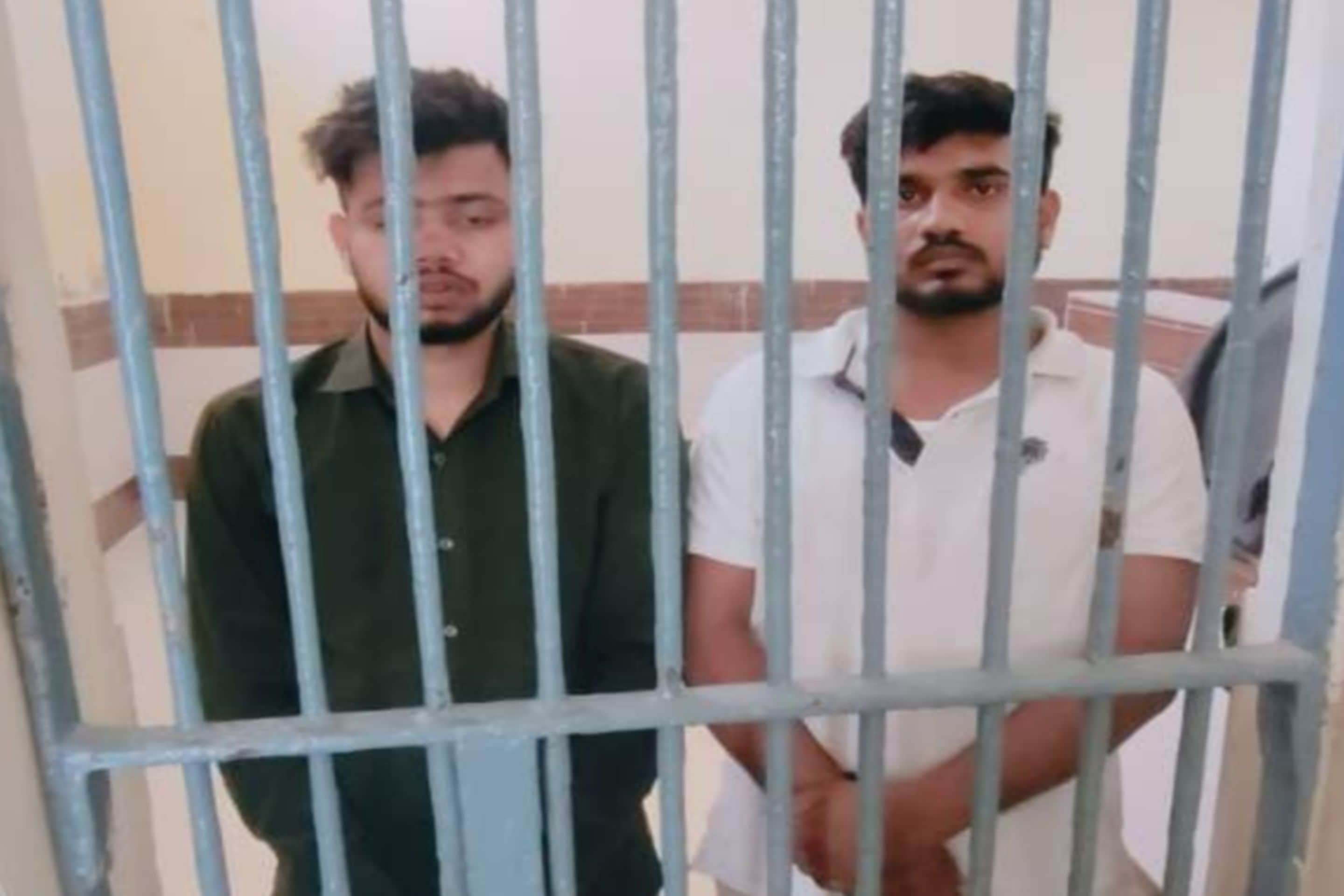 टूंडला में ट्रेन स्कॉर्ट के साथ मारपीट करने वाले गिरफ्तार रेलयात्री पुलिस