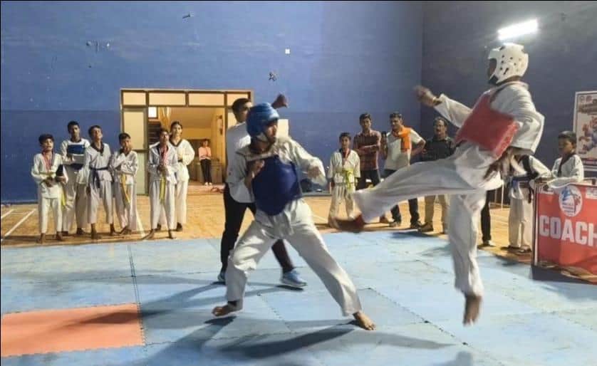 ताइक्वाडो कप में खेलते खिलाड़ी। संवाद