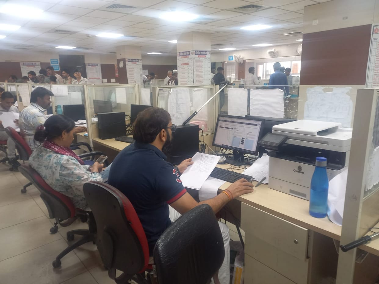 Registrations continued at the old Collector rates on the second day as well.