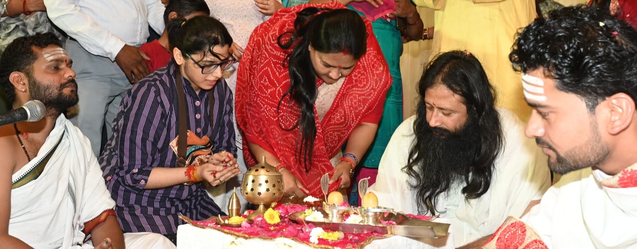 DM and Mayor Offer Prayers at Somnath Jyotirlinga in BNSD