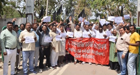 Employees celebrate Black Day in protest against new labor law