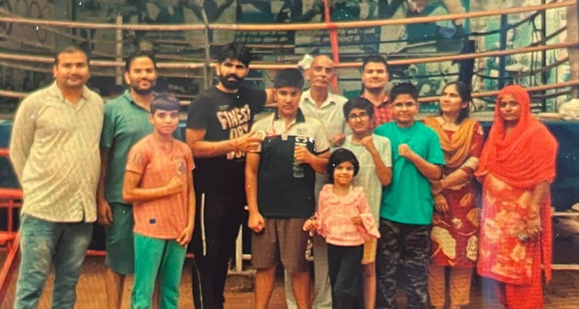 फोटो-57: बहादुरगढ़ में रूद्र का स्वागत करते खेल प्रेमी। स्रोत क्लब