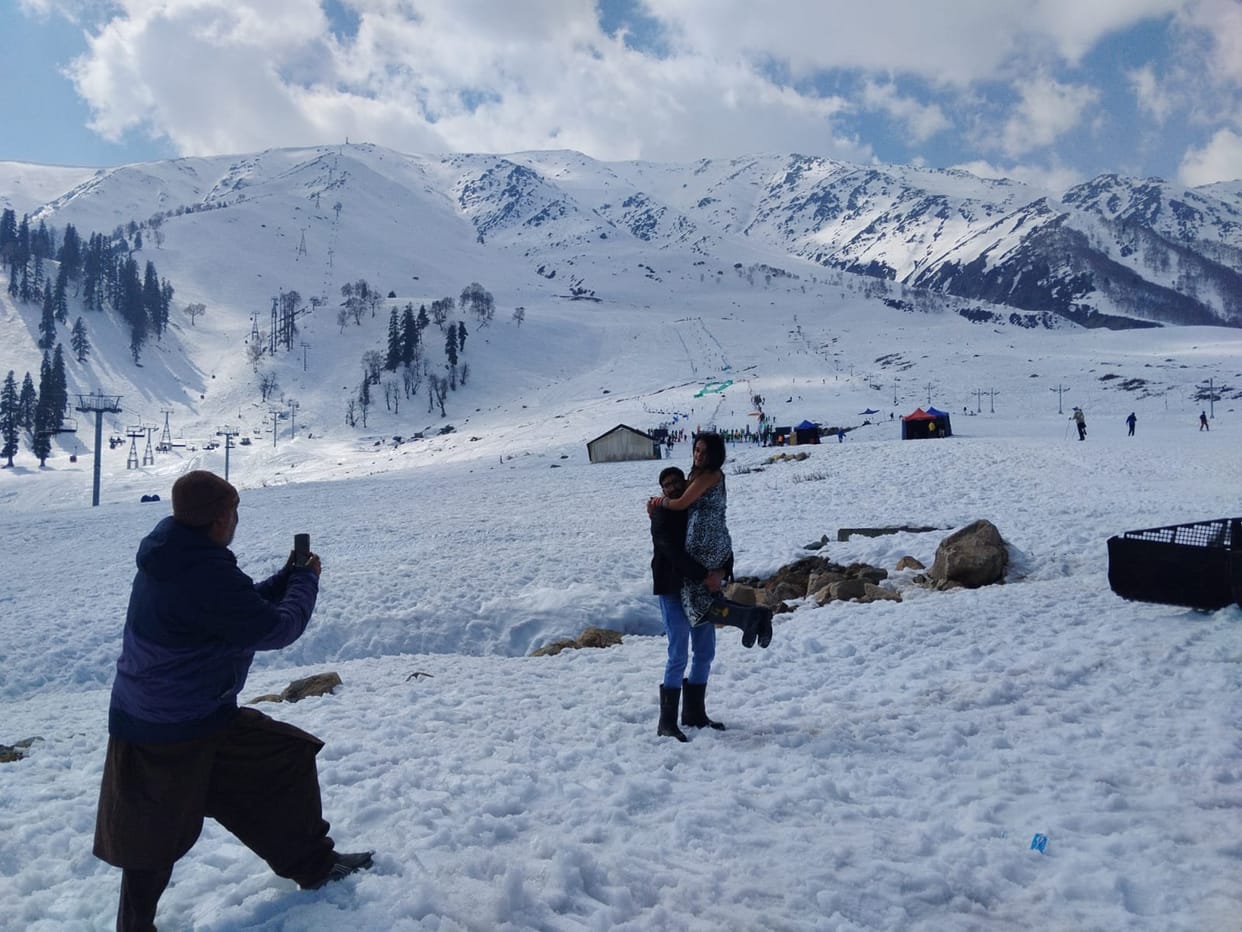 Srinagar, Gulmarg, Tourist Reached