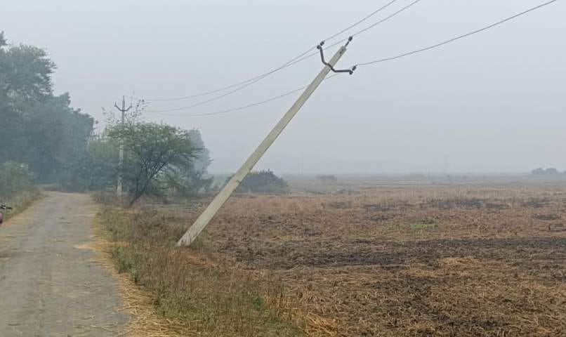 In 2025, fires caused by short circuits broke out in over 80 fields, and crops spanning 100 bighas were reduced to ashes.