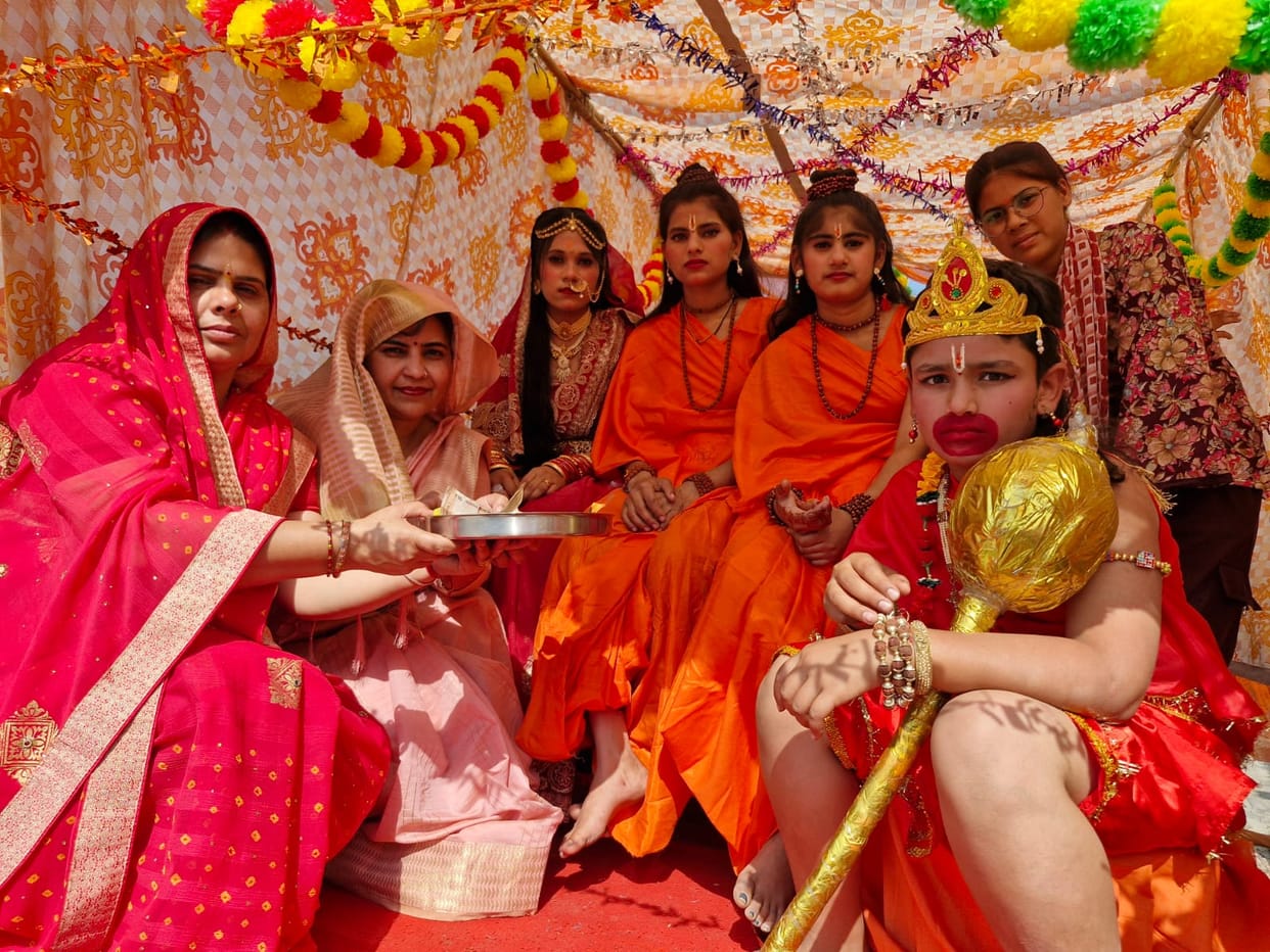 grand tableau was taken out on the occasion of Hanuman Jayanti.