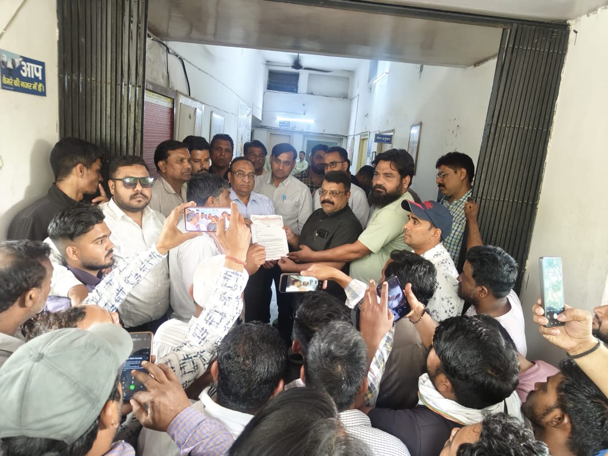 Electricity supply was disrupted for 9 hours due to the strike of contract employees.