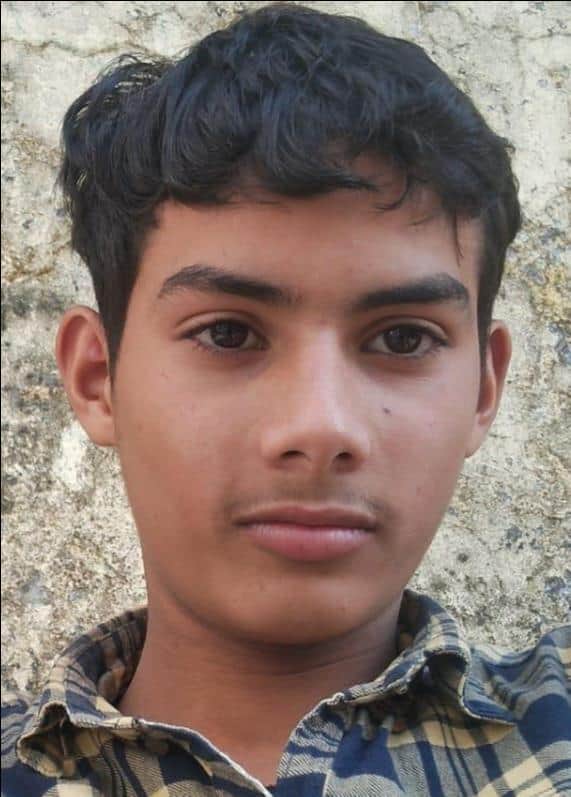 नदी में नहाने के दौरान मृत प्रियांशु यादव की फाइल फोटो। परिजन