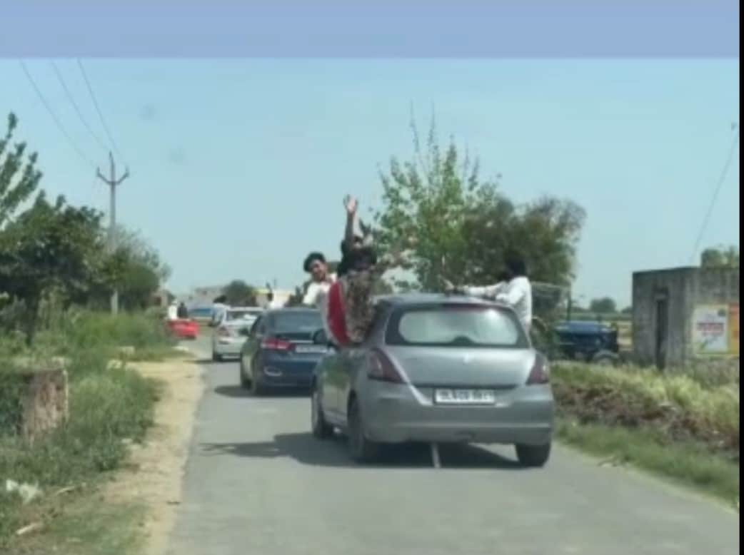 औरंगाबाद क्षेत्र में स्टंटबाजी का वायरल वीडियो का स्क्रीनशॉट।