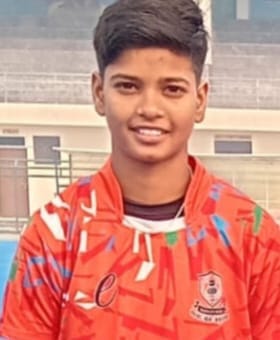 Tanu from Kashi is included in the hockey team of Assam.