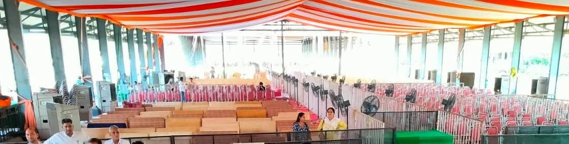 02जेएनडी17-नई अनाज मंडी सफीदों में मुख्यमंत्री की रैली के लिए तैयार किया पंडाल। संवाद