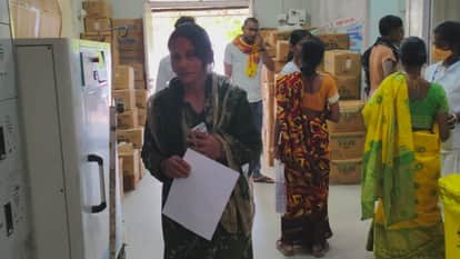 Two married women beaten up for not having son injured womens admitted to Sadar Hospital in Jehanabad