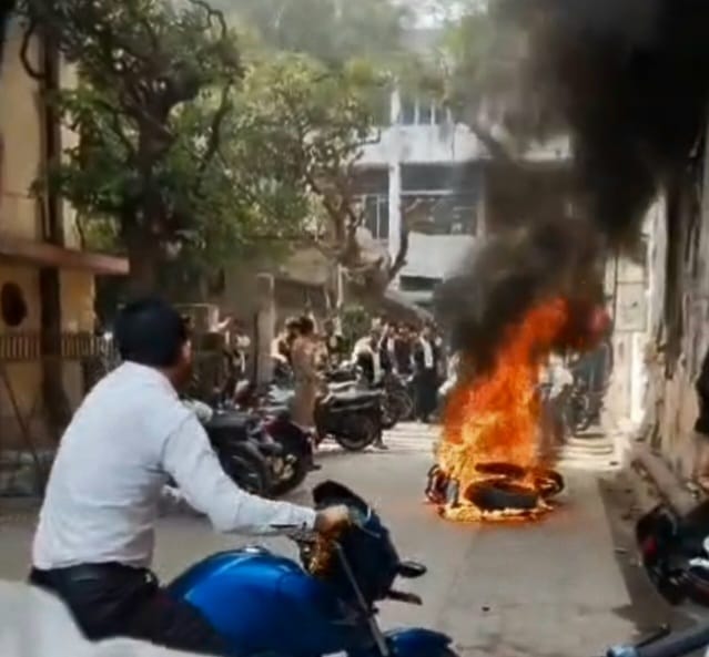 Lawyer's bike catches fire in court, leg scorched