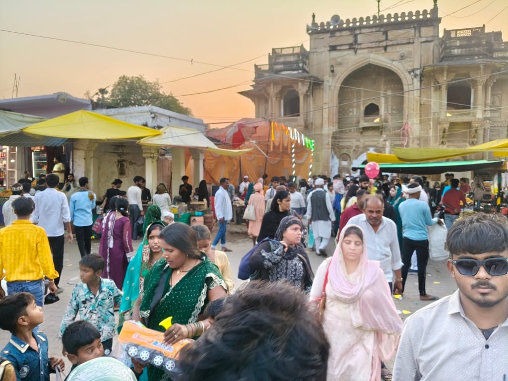 Crowds of pilgrims gathered at the Dhobiya fair