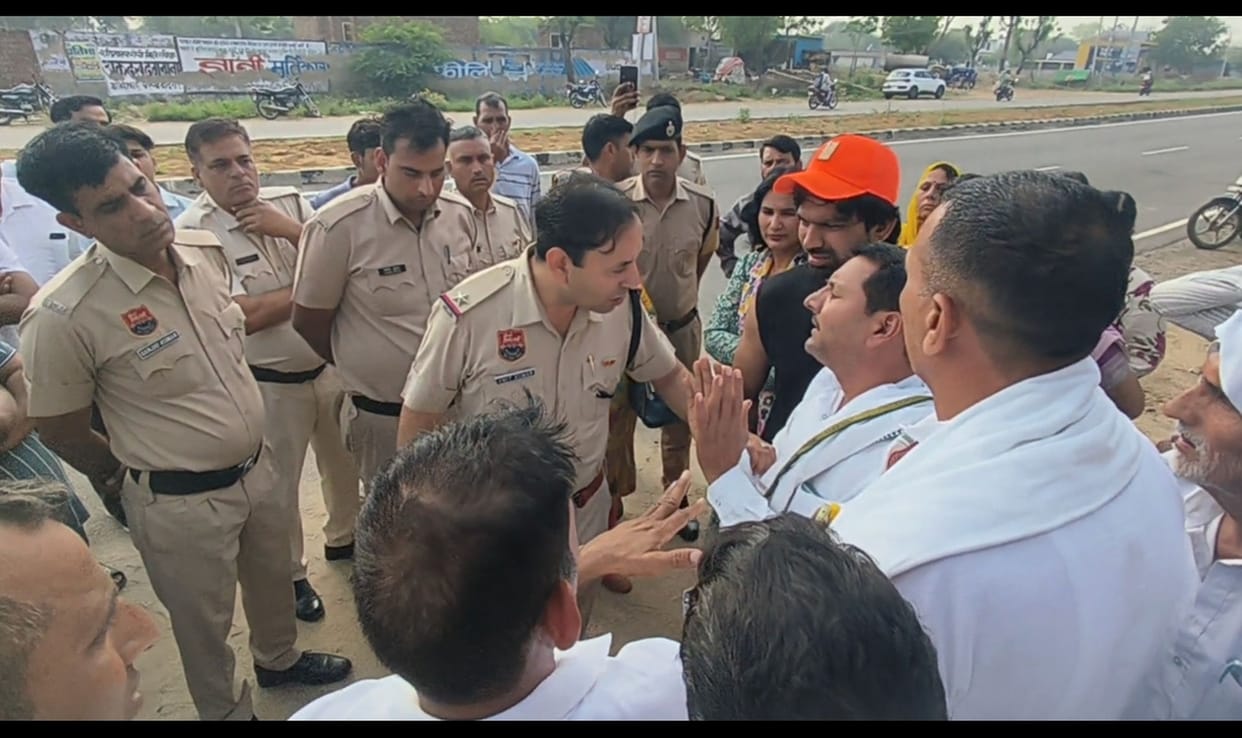 CPU stolen from government school, villagers lock gate and protest
