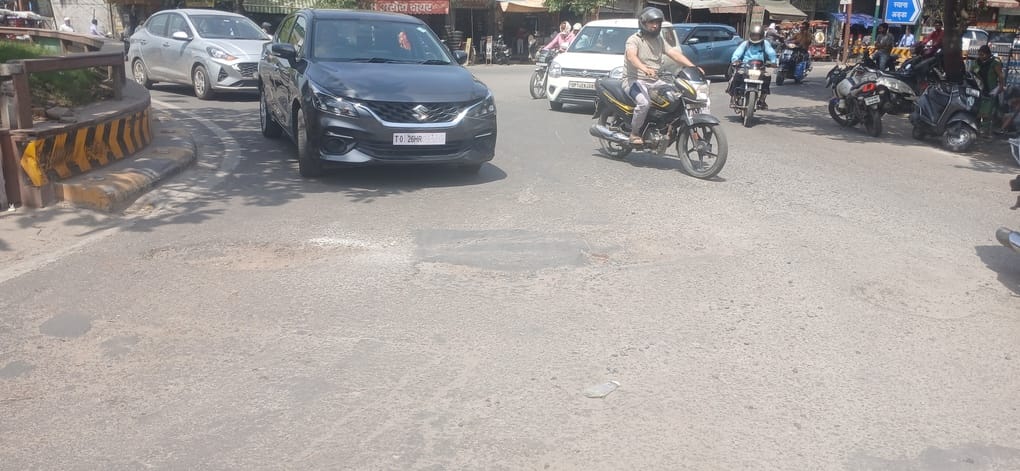 Roads from Kalaam to the colonies are in bad shape, vehicles swerve in potholes