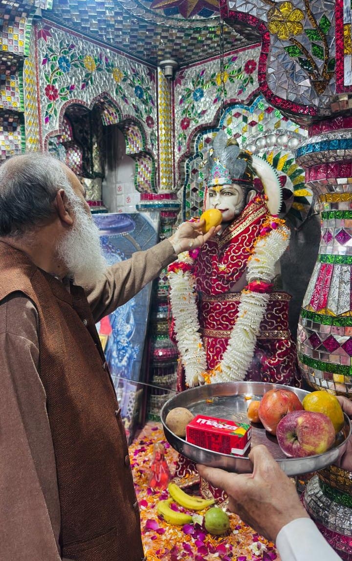 After reciting Hanuman Chalisa and Sunderkand, Prasad was taken in the Bhandara.