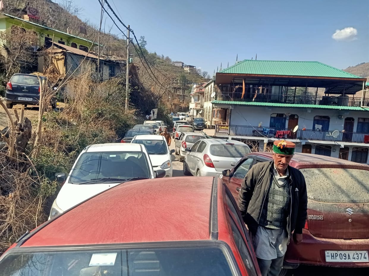 People are troubled by the traffic jam in Kotkhai market