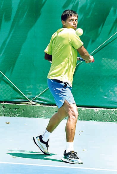 Sunil creates another upset, reaches the final