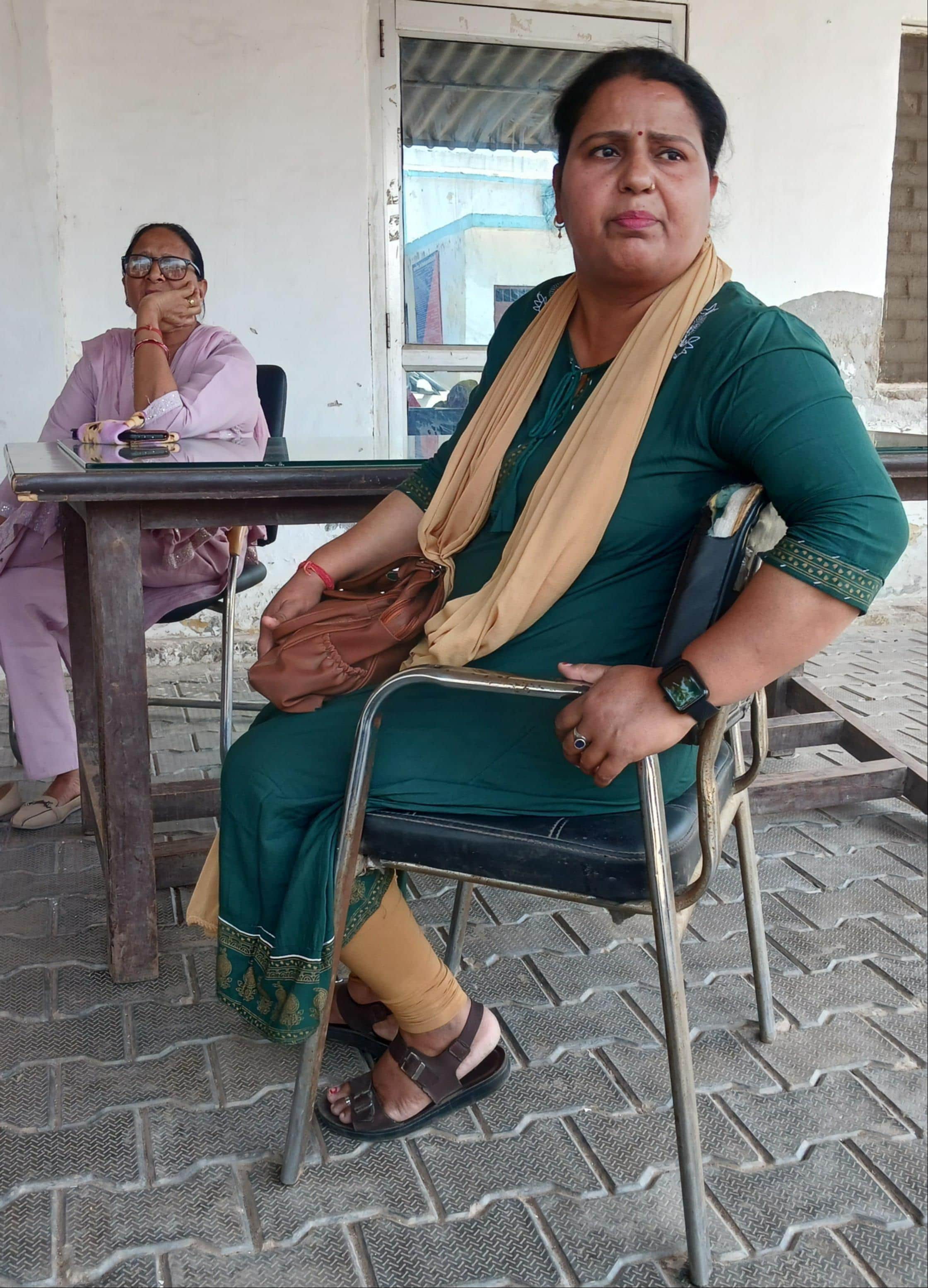 नगर पालिका कर्मी। 