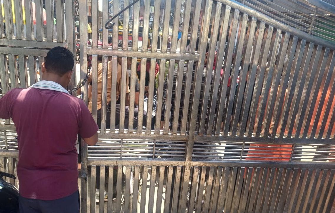22 Employees, Including AE and JE, Found Absent During Municipal Chairperson's Inspection