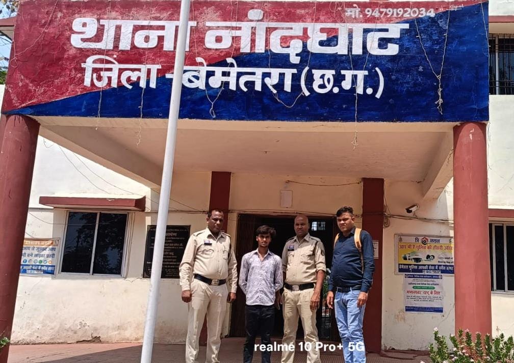 पुलिस की गिरफ्त में आरोपी