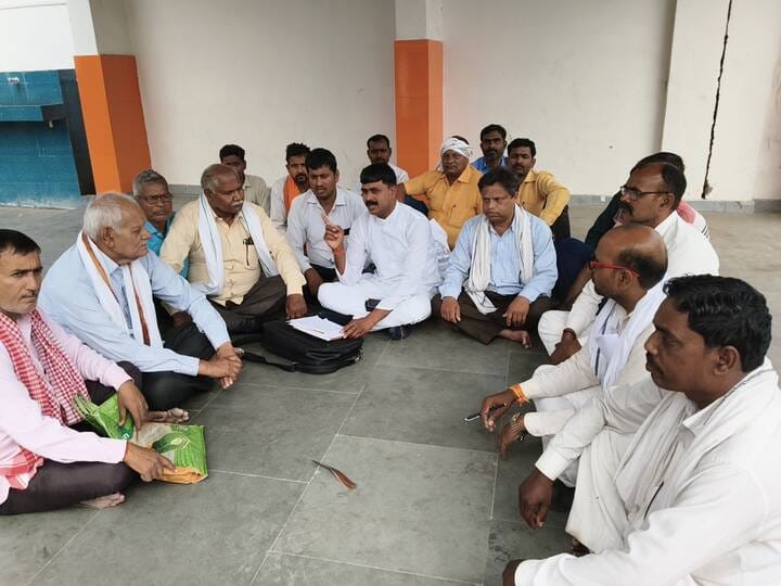 Ration Shop Dealers Demand Government Employee Status; Express Resentment Over Card Merging
