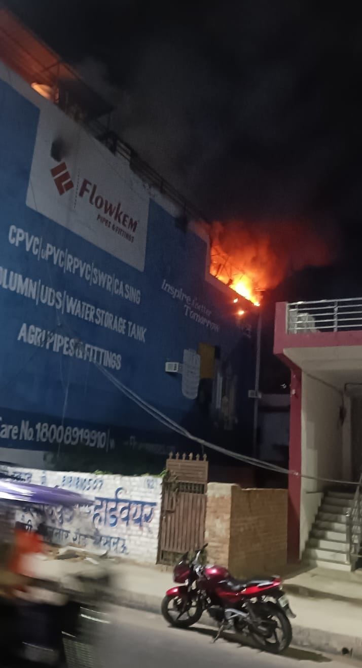 Fire breaks out in three-story house, family trapped, maid jumps to save her life