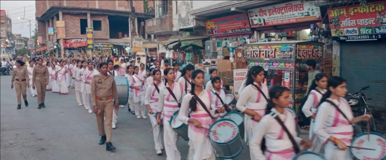 The march was carried out with discipline and unity