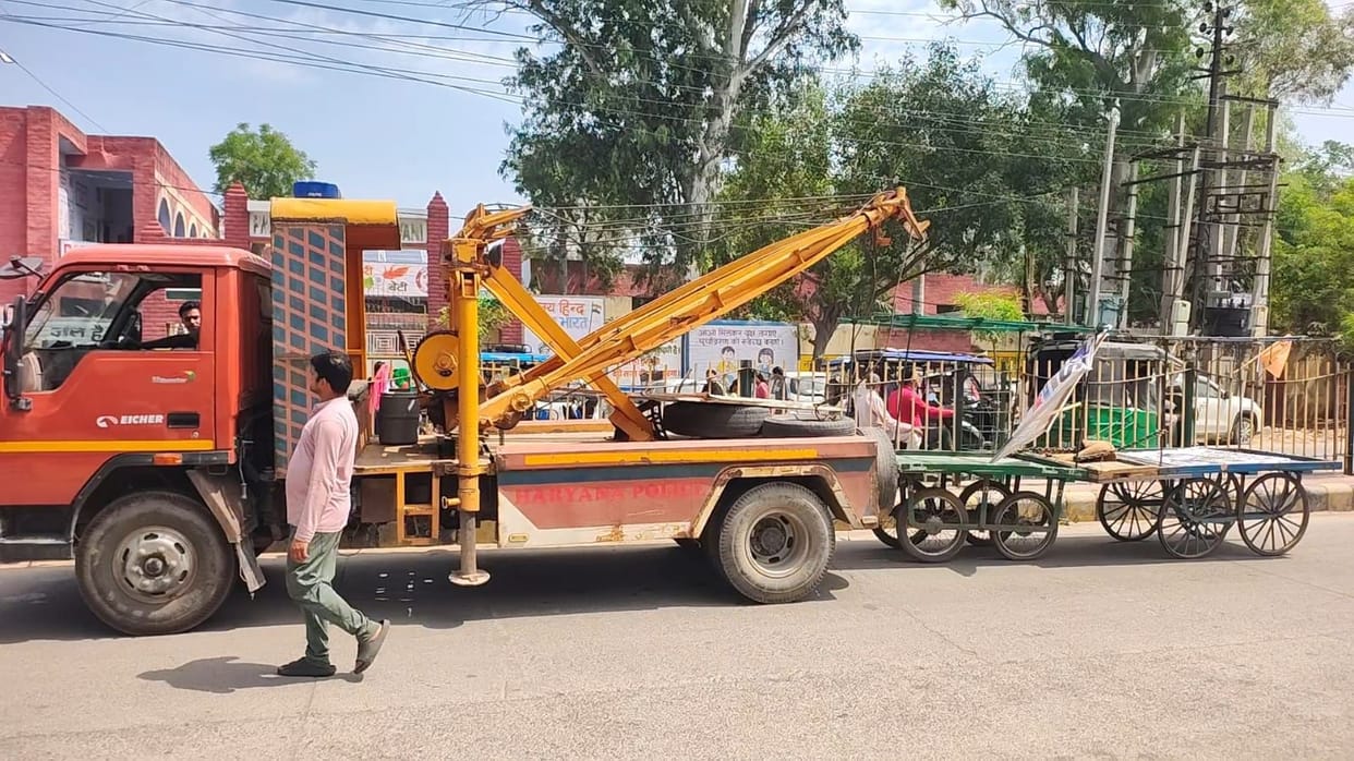 Traffic police launched anti-encroachment drive in the city