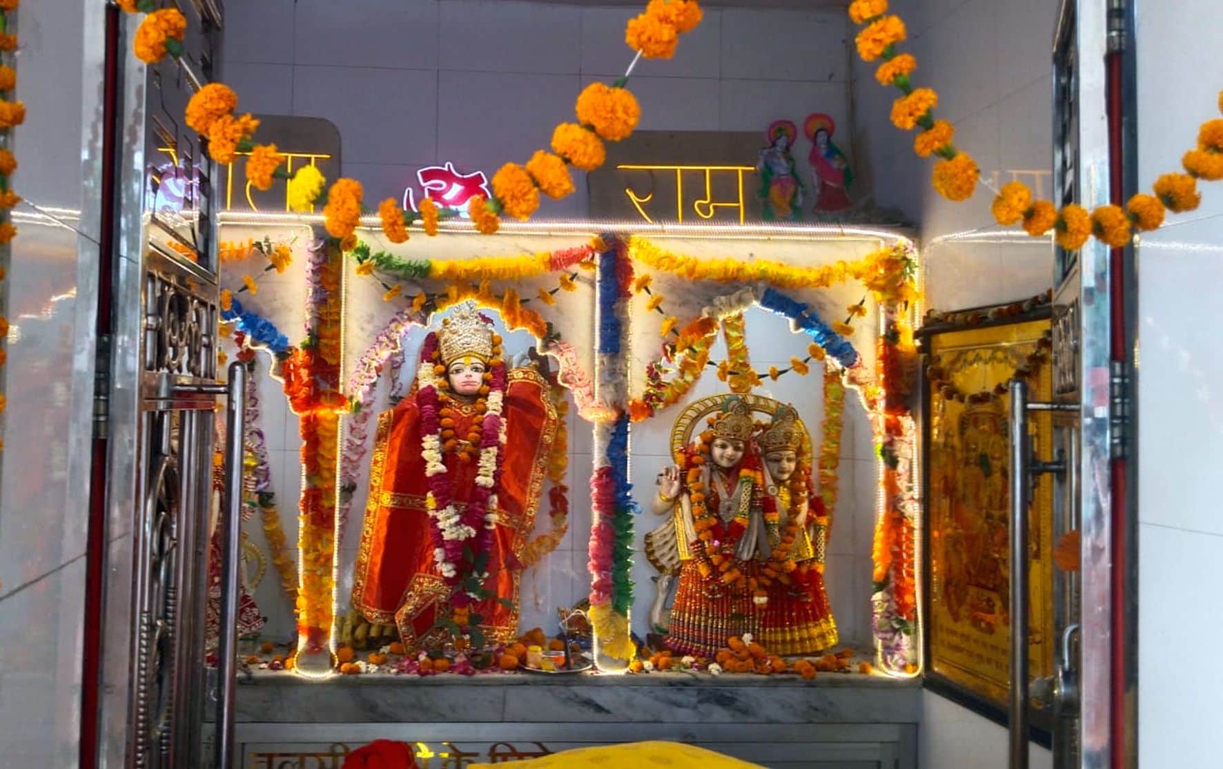 शहर स्थित दक्षिणी हनुमान मंदिर।