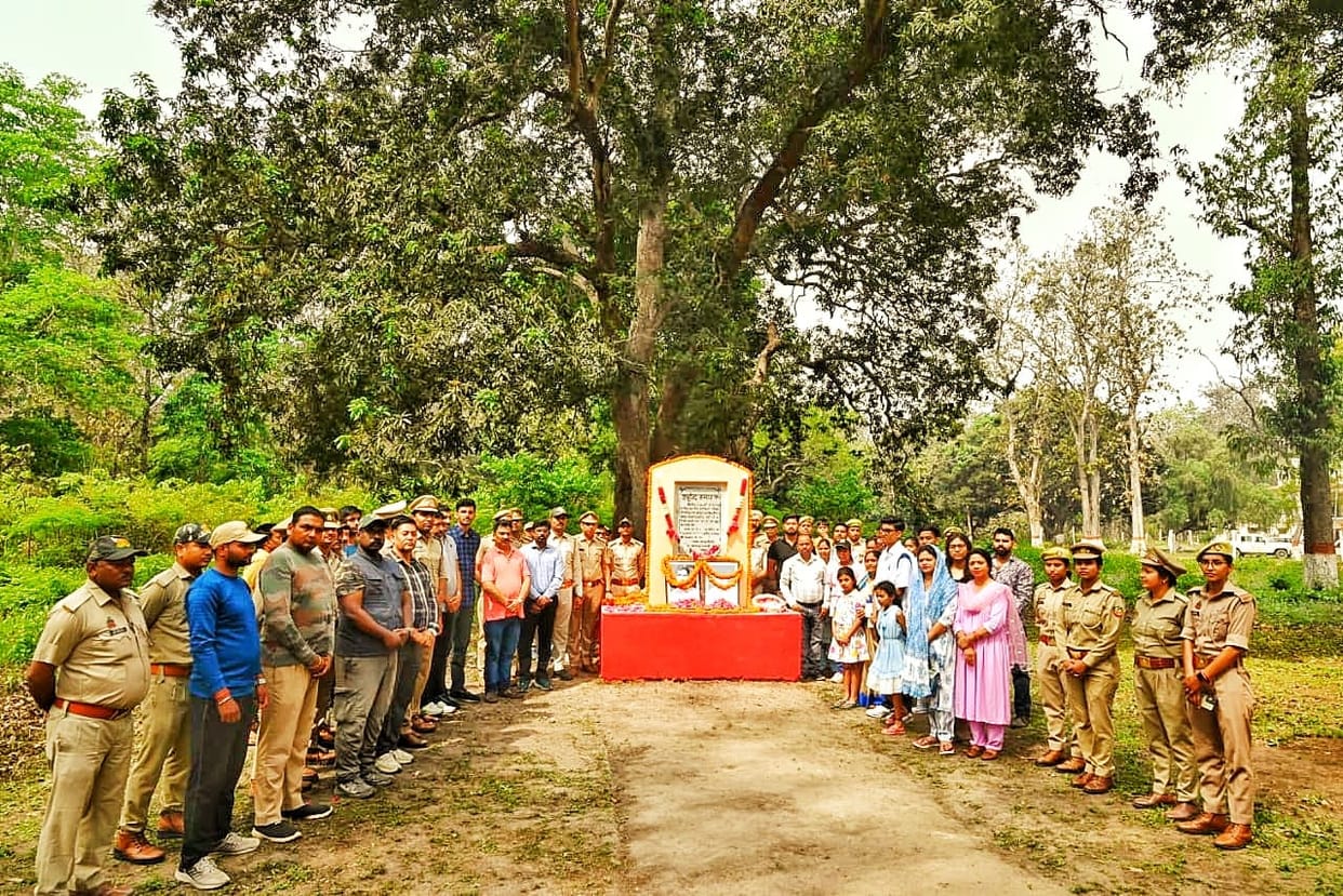 Tributes paid to martyred forest officers SD Singh and Parameshwardin