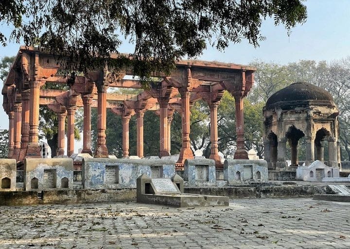 The 700-year-old Barahkhambha of Shikarpur is disappearing and needs to be preserved