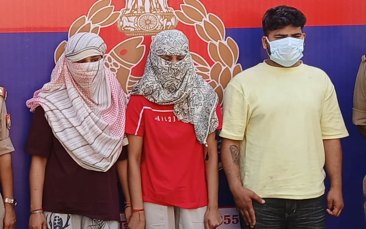 देहात थाना पुलिस ने पकड़े चोरी करने वाले आरोपी। स्रोत पुलिस