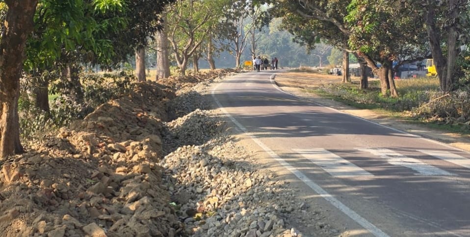 The road from Dignia to Dudhwa is improving, making travel easier