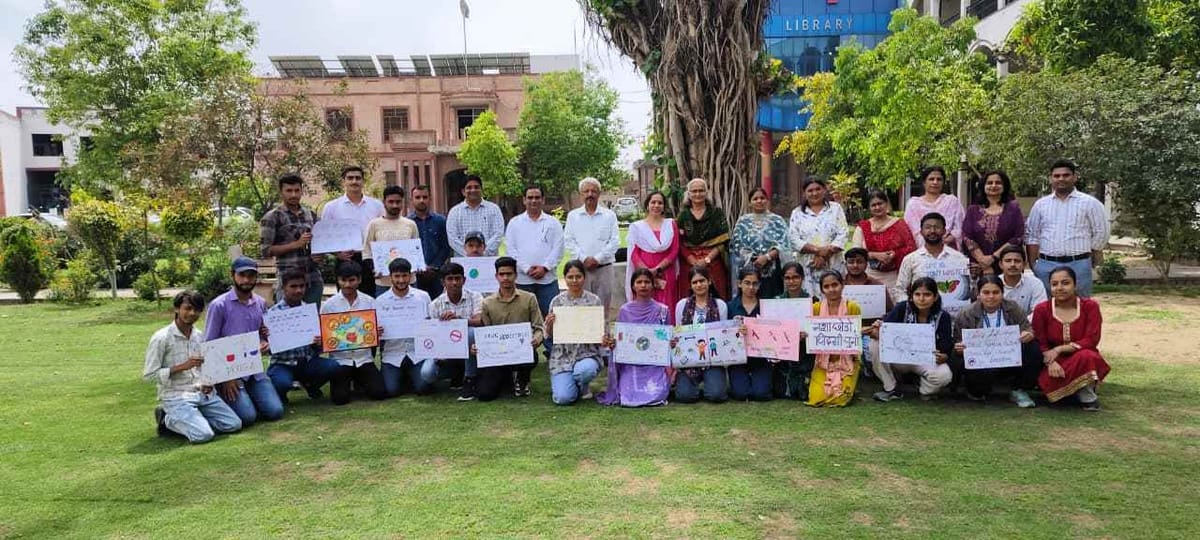 Rohtak News: पोस्टर मेकिंग प्रतियोगिता में कृष, करण, परमजीत बने विजेता