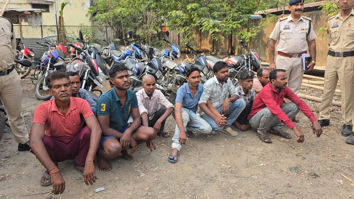 Interstate Bike Theft Gang Busted 9 Accused Including Mastermind Arrested 21 Bikes Recovered in Raigarh