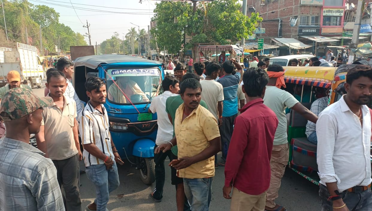 Bihar news JehanabadWhat happened that forced auto drivers to block the road?